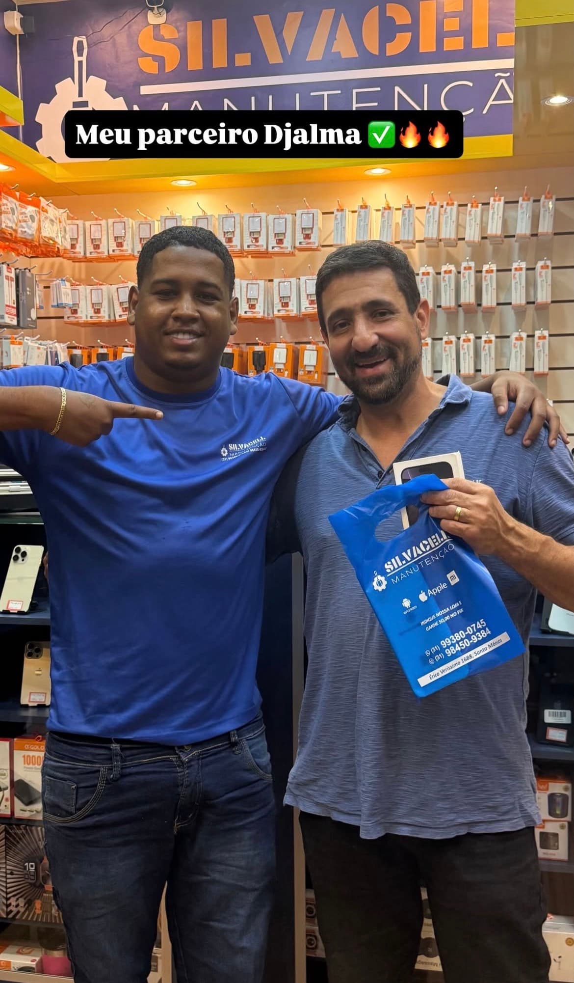 Parceiro Djalma na loja Silva Cell